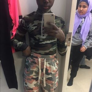 Meet your Posher, Sara-che